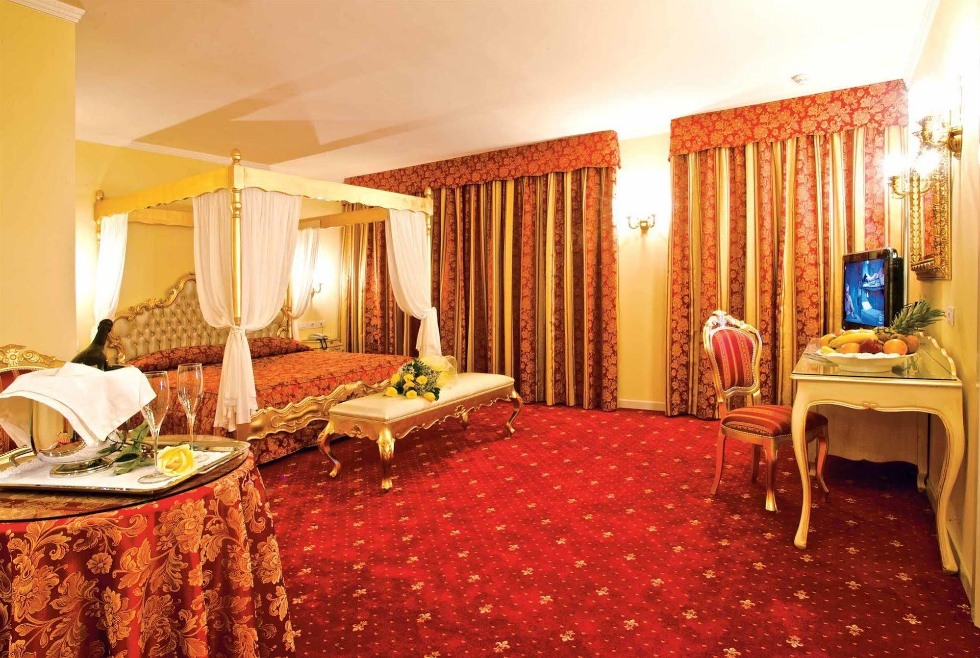 Hotel Motel Gold Calcinate Eksteriør billede