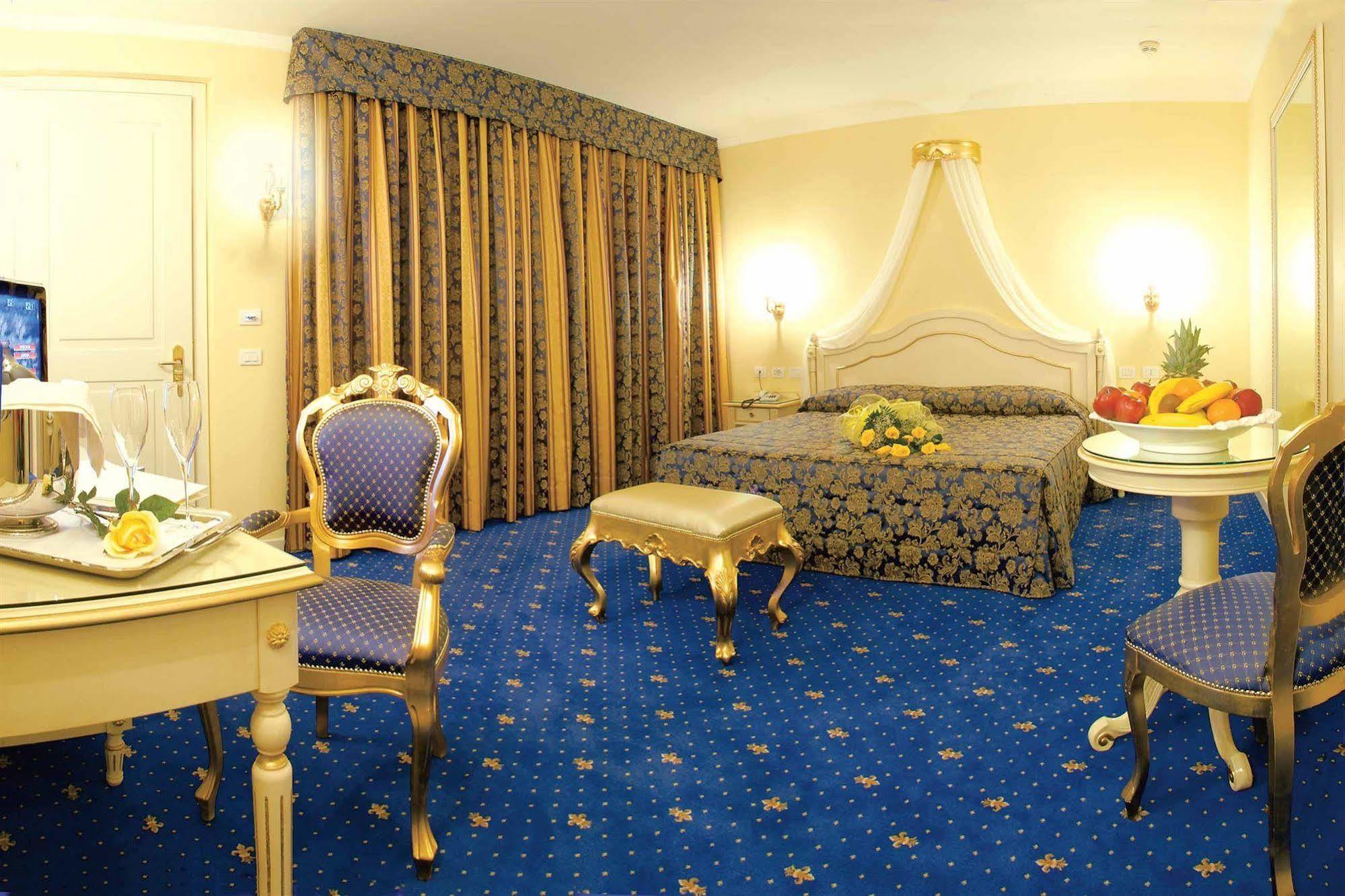 Hotel Motel Gold Calcinate Eksteriør billede