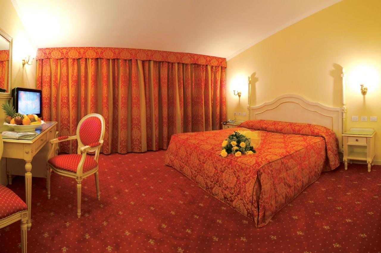Hotel Motel Gold Calcinate Eksteriør billede